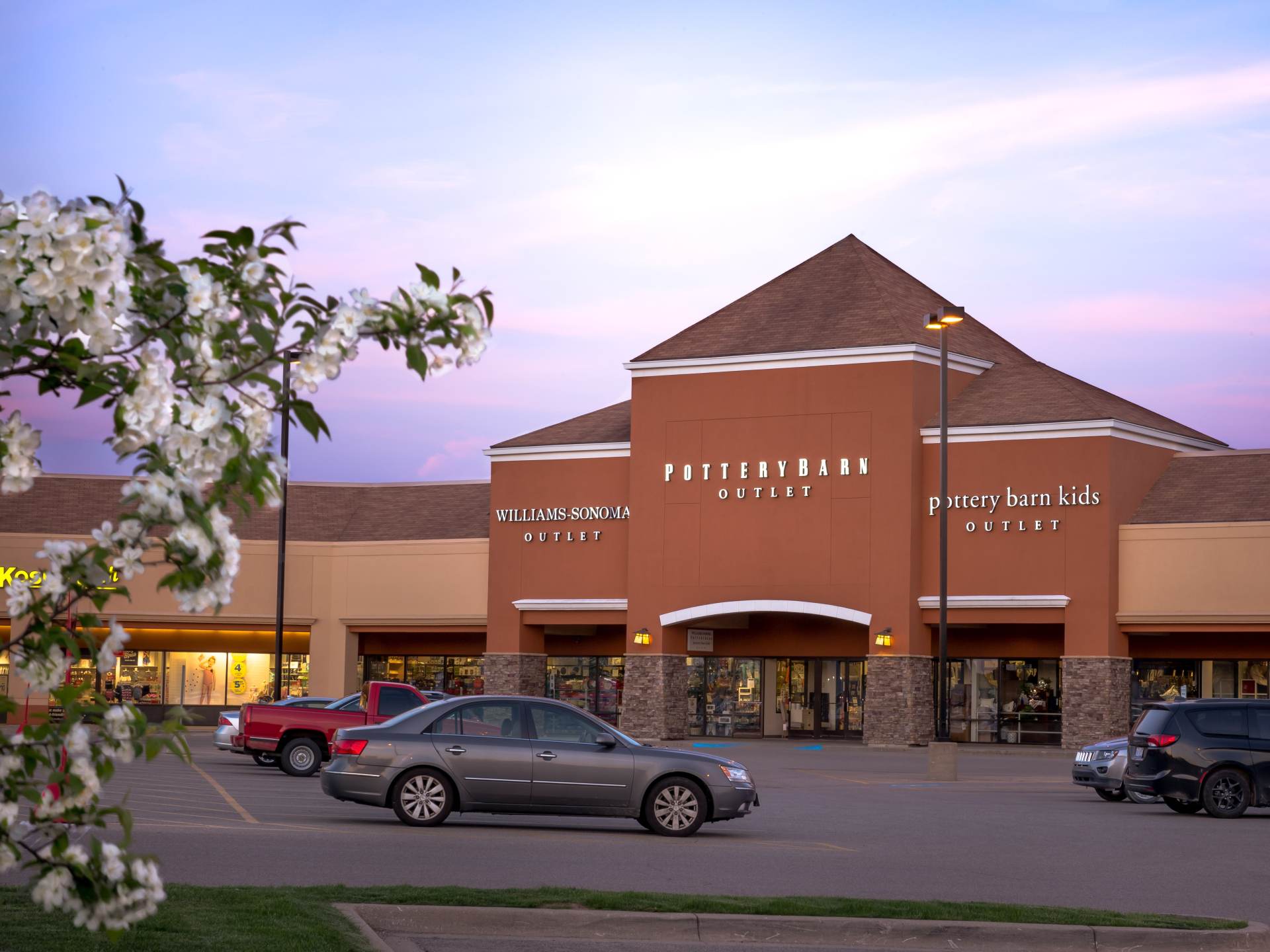 Pottery Barn Outlet Shopping