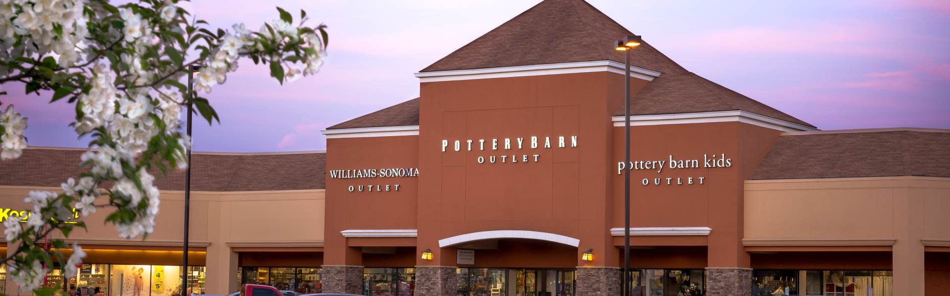 Williams-Sonoma Outlet at Birch Run Premium Outlets® - A Shopping